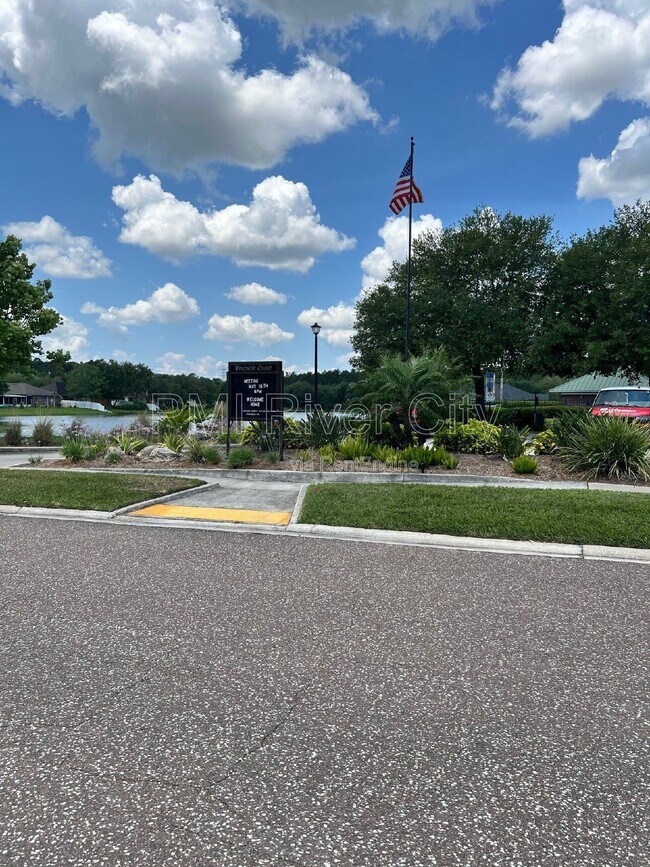 Building Photo - 2480 Ridge Will Dr