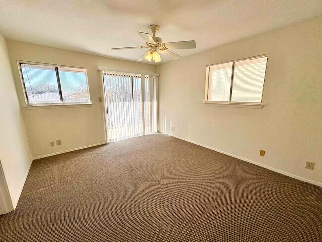 Building Photo - 601 Free Rein