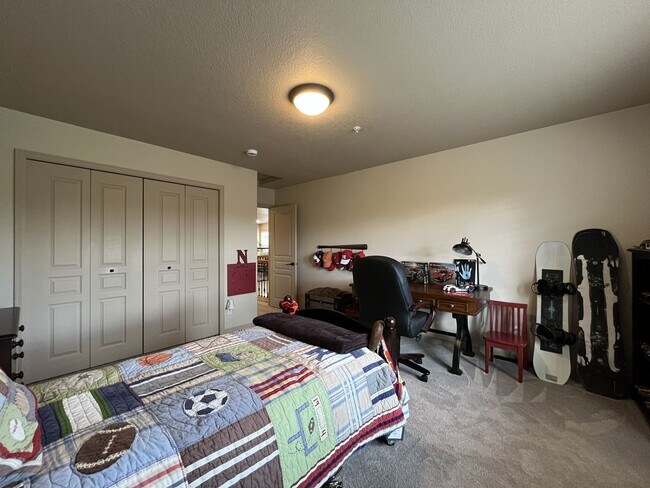 Building Photo - Charming 3 Bedroom Villebois Home with Loft, A/C, Designer Finishes and Community Pool!