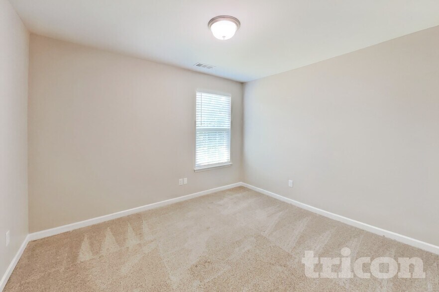 Building Photo - 2902 Cherry Point Ln