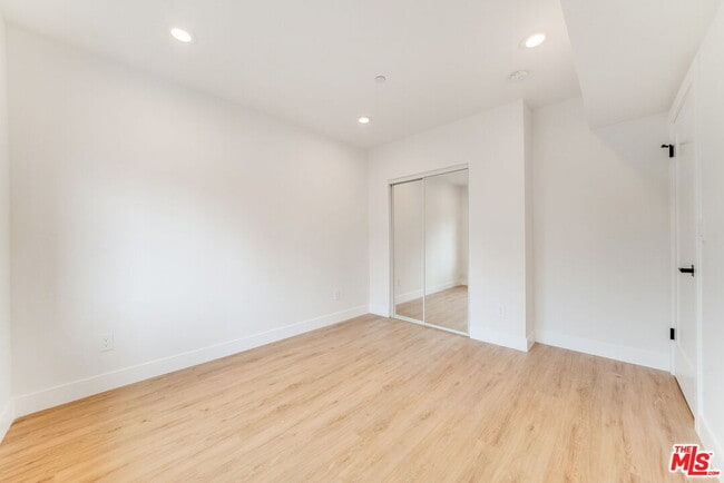 Building Photo - 1802 1/2 S Highland Ave