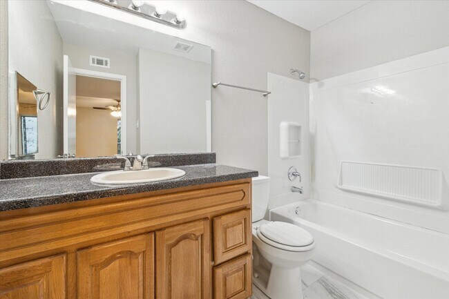 Building Photo - 3085 Walnut Bend Ln