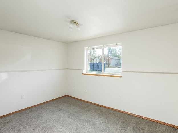 Building Photo - 1609 E Hartson Ave