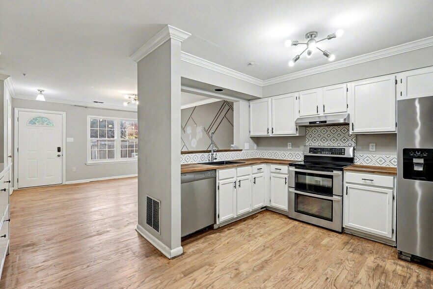 Building Photo - 19009 Crosstie Ter