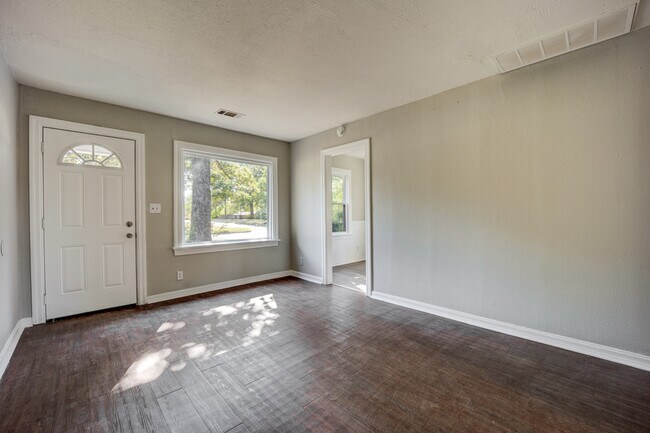 Building Photo - 2101 S V St