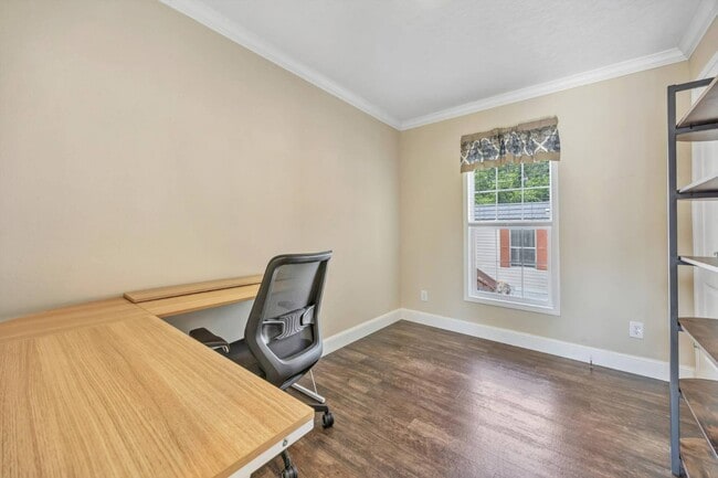 Building Photo - 500 Chaffee Rd S