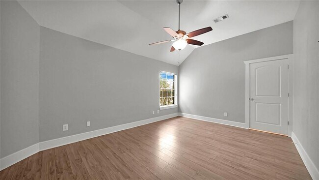 Building Photo - 3412 Glastonbury Dr