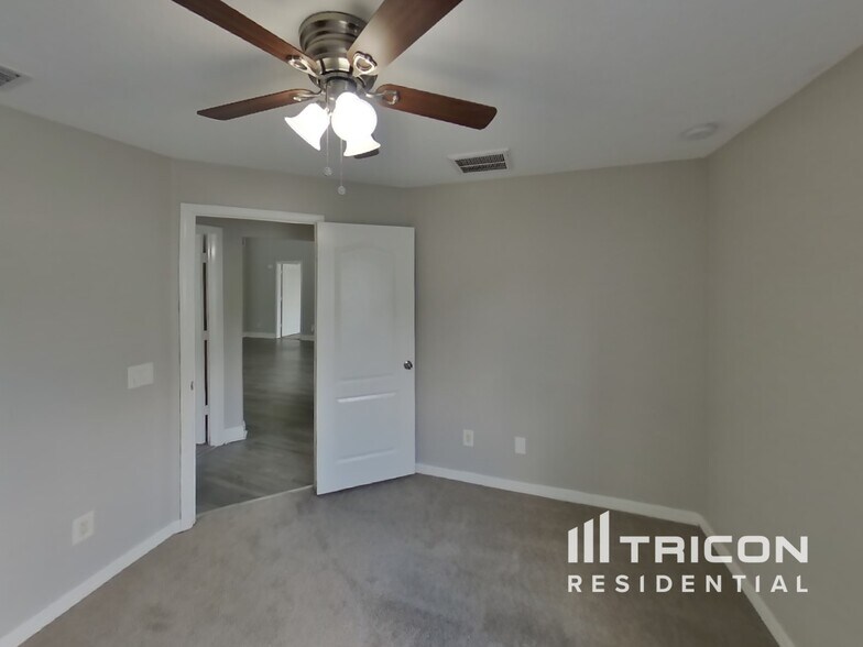 Building Photo - 3455 Clover Blossom Cir