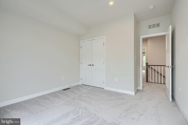 Building Photo - 10720 Presidential Pkwy
