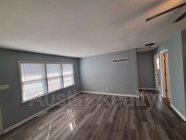 Building Photo - 26 Terry Dr