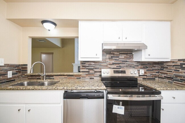 Building Photo - 11330 Bandlon Dr