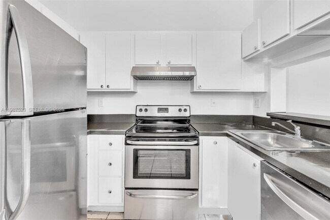 Building Photo - 1701 NW 96th Terrace