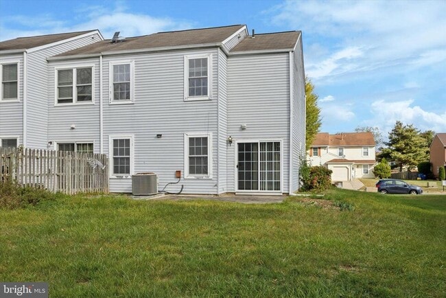 Building Photo - 188 S Hill Dr