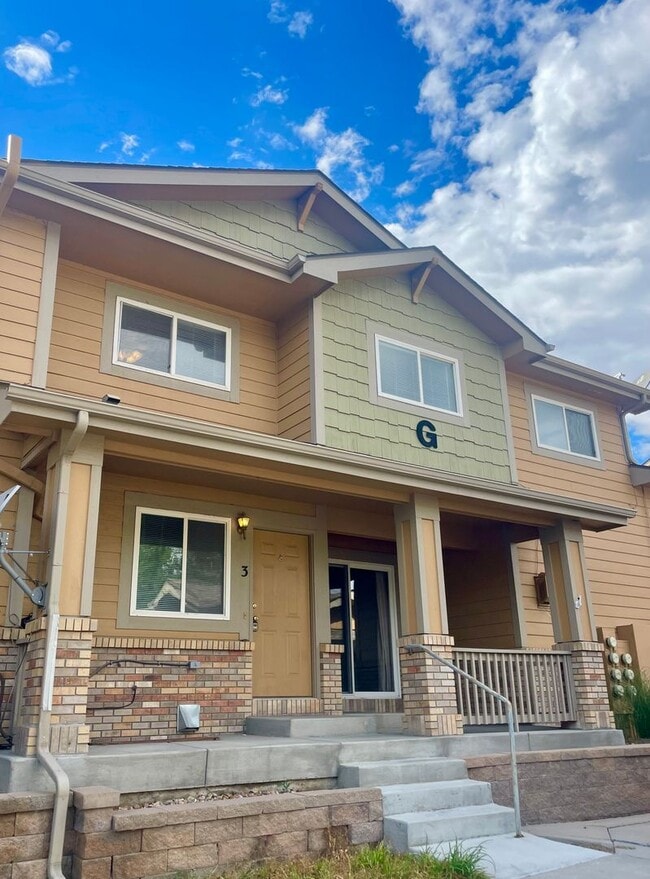 Primary Photo - Amazing 3 bed, 3.5 bath Condo in Rigden Farm!
