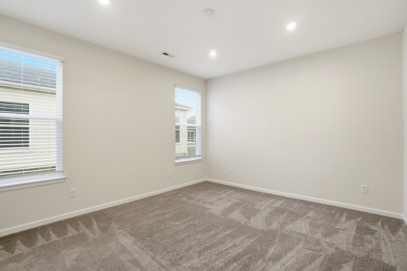 Building Photo - 1242 Fairstone Dr