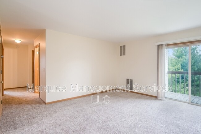 Building Photo - 213 Chateau Dr