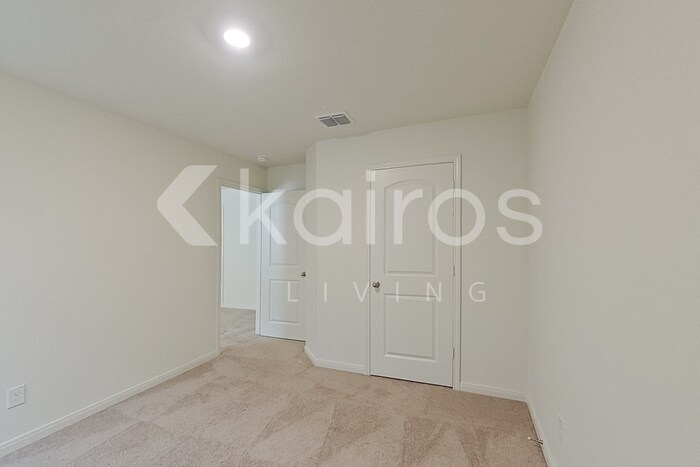 Building Photo - 3958 Turtle Creek