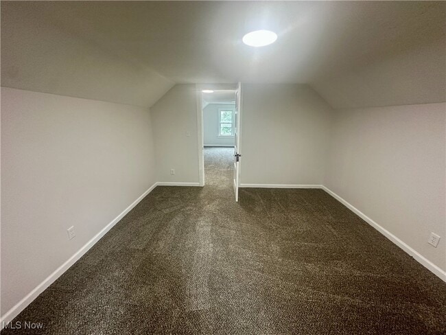 Building Photo - 833 Work Dr