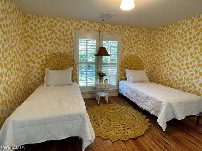 Building Photo - 92 10th Ave S