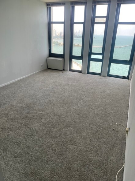 Bedroom - 6700 S South Shore Dr