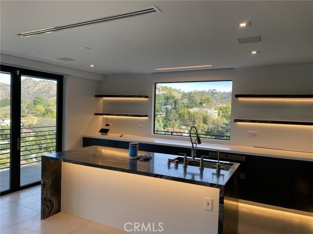 Building Photo - 5710 Hill Oak Dr