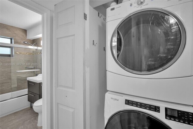 Building Photo - 3265 Virginia St