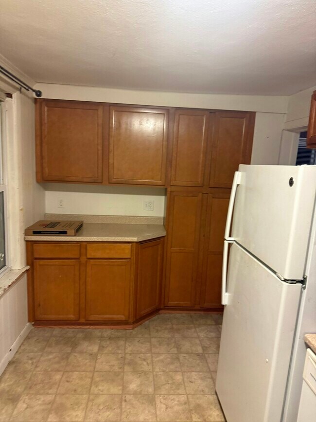 Building Photo - 73 Friend St