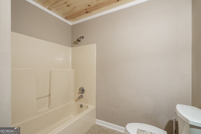 Building Photo - 1181 Glades Rd