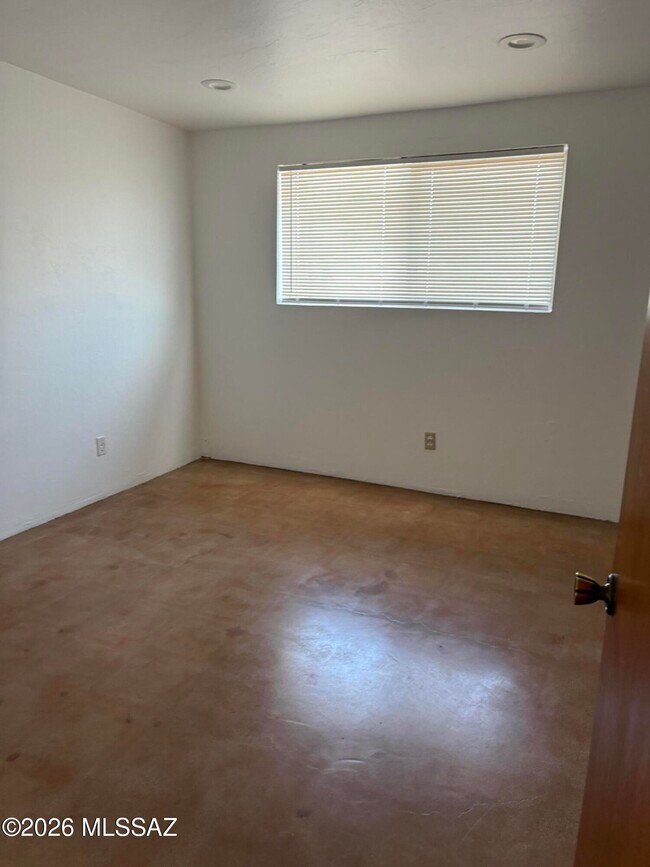 Building Photo - 3110 S Portia Ave