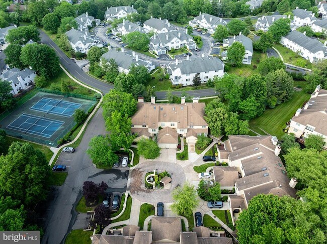 Building Photo - 1410 Chanticleer