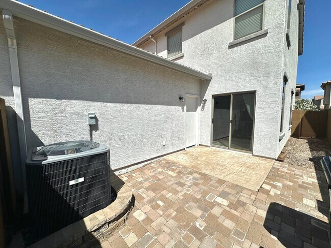 Building Photo - 1912 E Loma Vista St