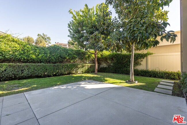 Building Photo - 4173 Del Mar Ave