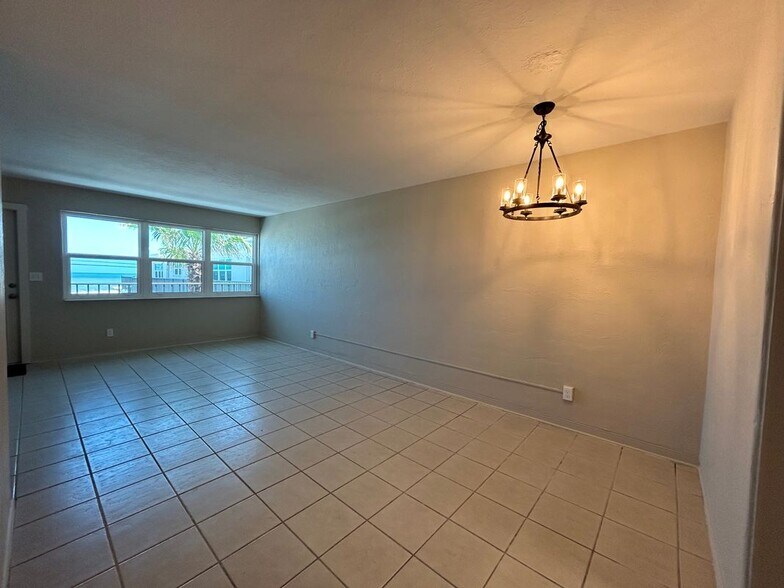 Building Photo - 1740 Ocean Shore Blvd