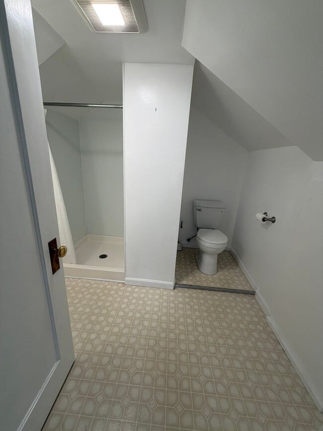 Building Photo - Beautiful 3 Bed / 2 Bath House With a Gorgeous View!