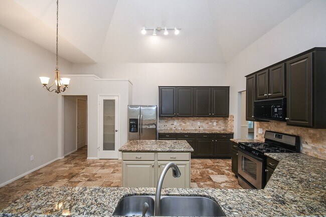 Building Photo - 2218 Millerton Ln