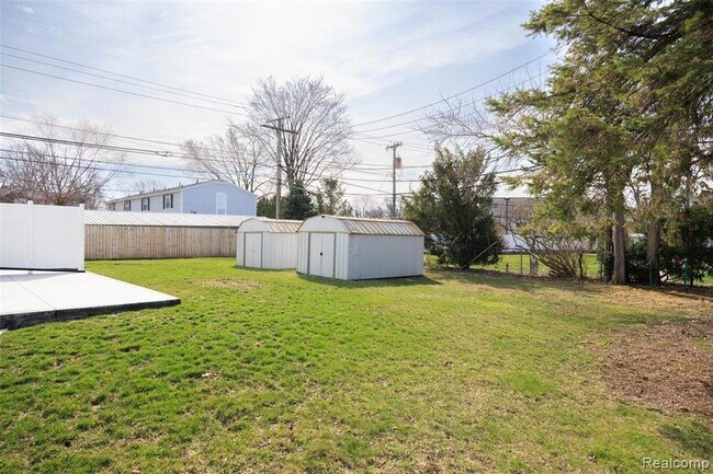 Building Photo - 1717 Nakota Rd