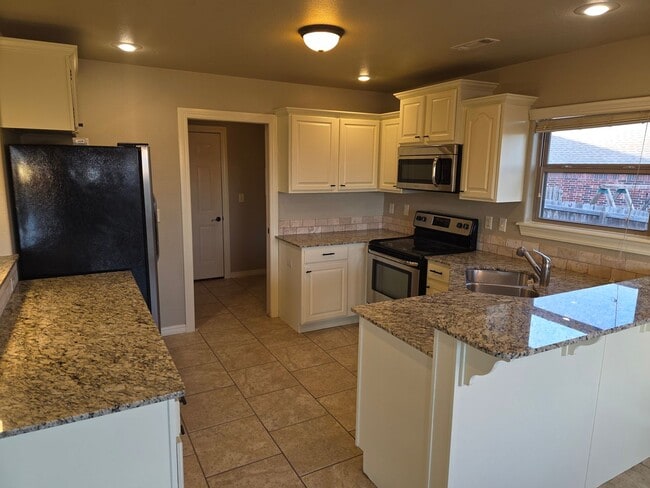 Building Photo - Lovely 3 bedroom home in northwest Fayetteville