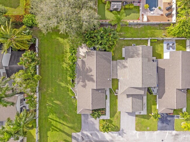 Building Photo - 2474 Bedford Mews Dr