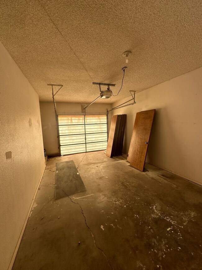 Building Photo - 313 Innsdale Terrace
