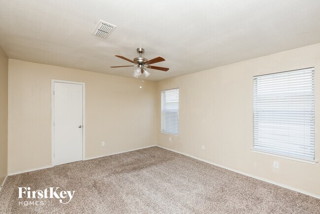 Building Photo - 9632 Linton Dr