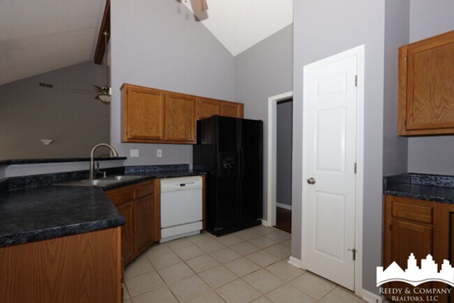 Building Photo - 2573 Laurelcrest Dr