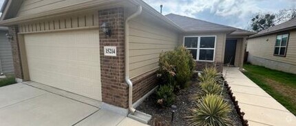 Building Photo - 15214 Pandion Dr
