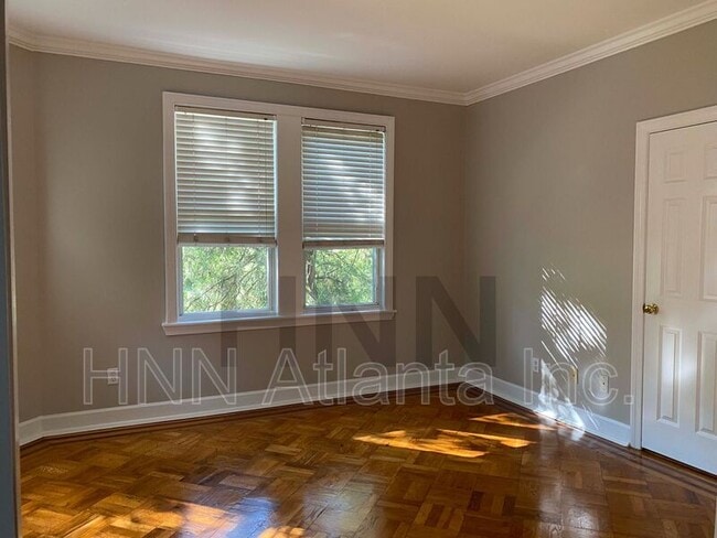 Building Photo - 872 Briarcliff Rd