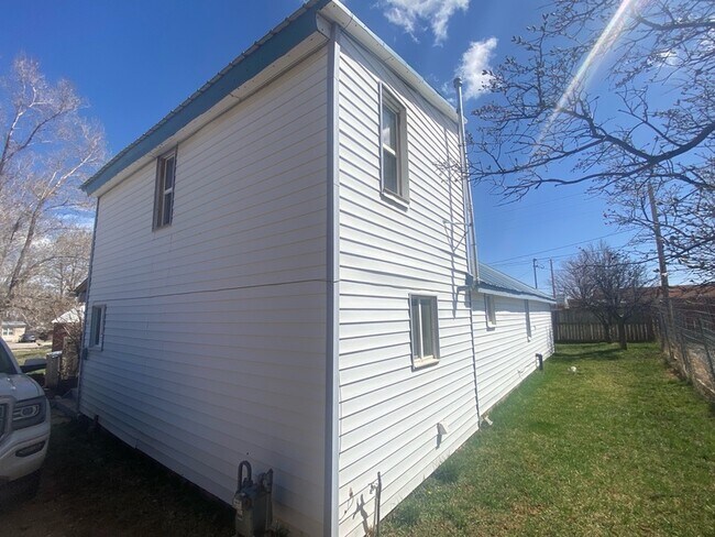 Building Photo - 48 S 200 W