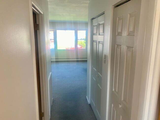 Building Photo - 2 Bedroom-1 Full Bath in South Allentown with Immediate Occupancy