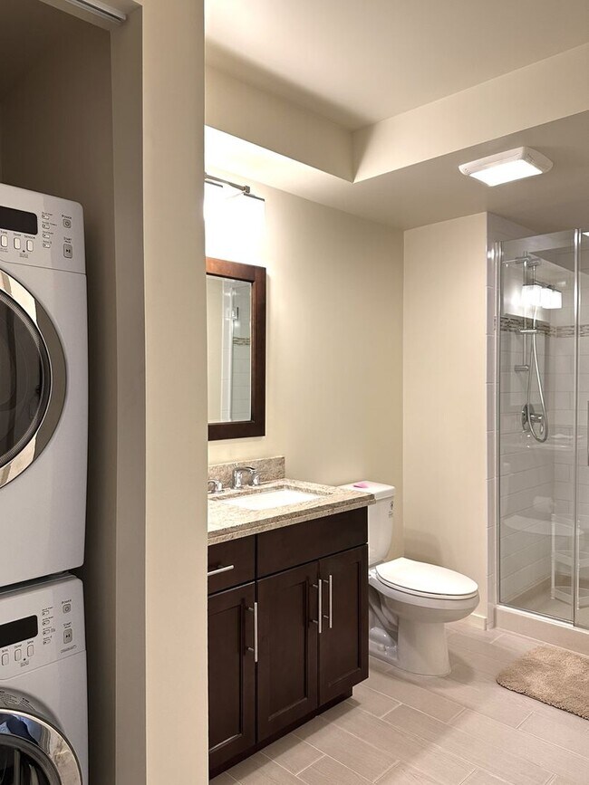 Building Photo - The Cove Waikiki - 2BR/2BA/2PK (Pet Negoti...