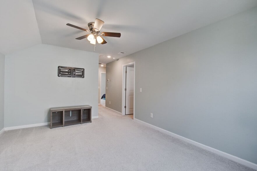 Building Photo - 423 Squire Pope Rd