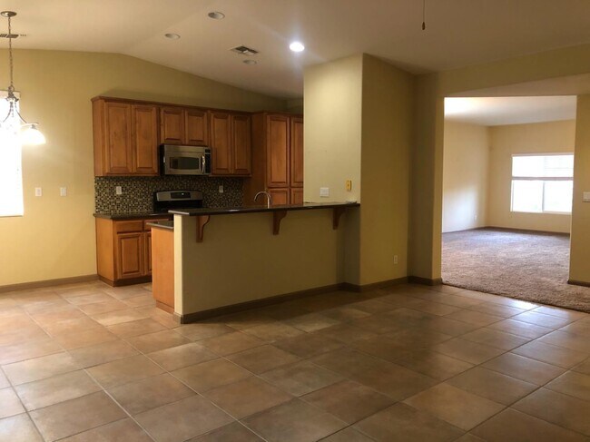 Building Photo - 1764 E Golden Way