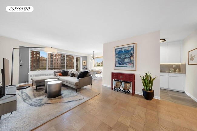 Building Photo - 400 Central Prk W