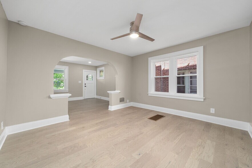 Building Photo - 5206 Nagel Ave